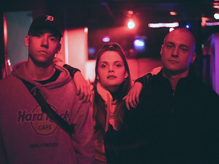 <em>Ostatni Komers</em> rozbija bank w Gdyni!